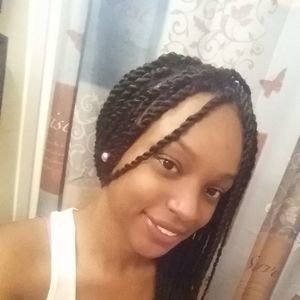 Meet your Posher, Alexis